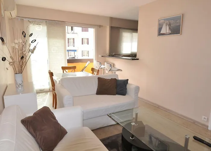 Cosy One-bedroom -stayinantibes- Le Cosy * Antibes