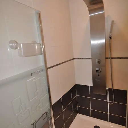 Cosy One-bedroom -stayinantibes- Le Cosy 昂蒂布